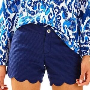 Lilly Pulitzer true navy scalloped shorts, buttercup short, size 4, very good.